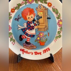 Vintage Schmid 1978 Mother's Day Raggedy Ann collector Plate.